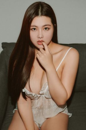 在玉势上抹春药调教她